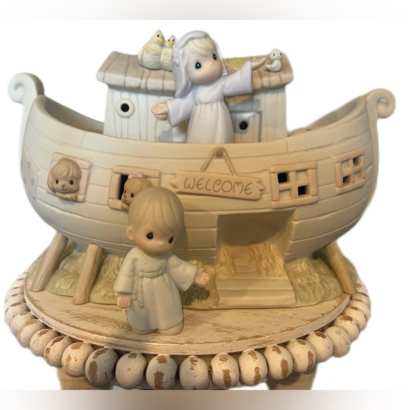 Precious Moments Other - Noah’s Arc Precious Moments, Baby Room Decor